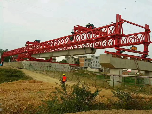 <b>陕西铜川架桥机厂家价格真实产品可靠</b>