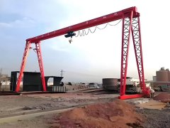 <b>高腿龙门吊操作便捷适合跨区域作业</b>